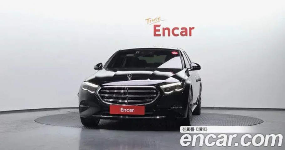 Mercedes-Benz E-Class 