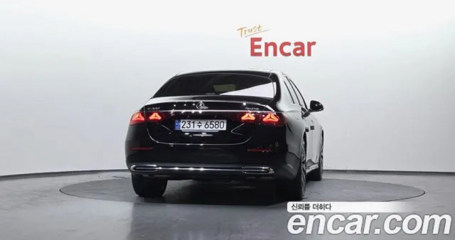 Mercedes-Benz E-Class 