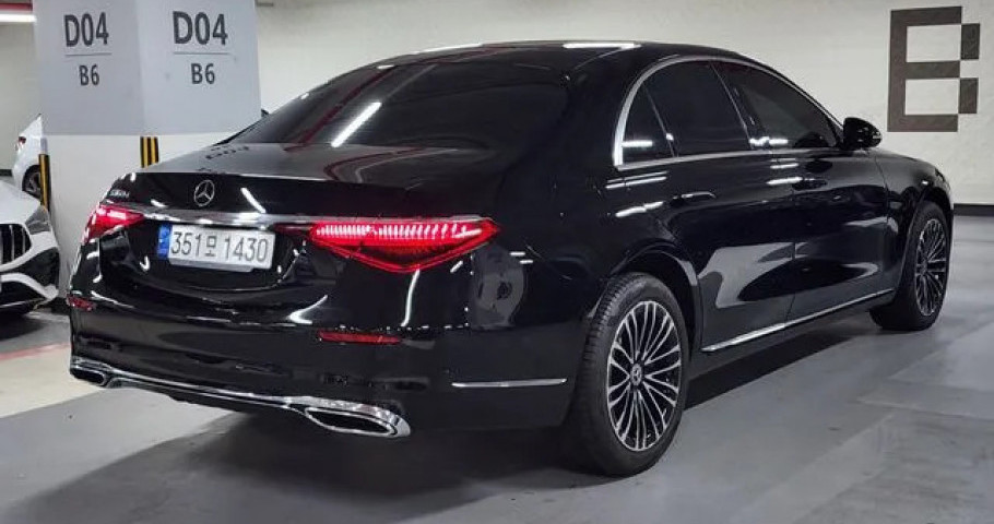 Mercedes-Benz S-Class 