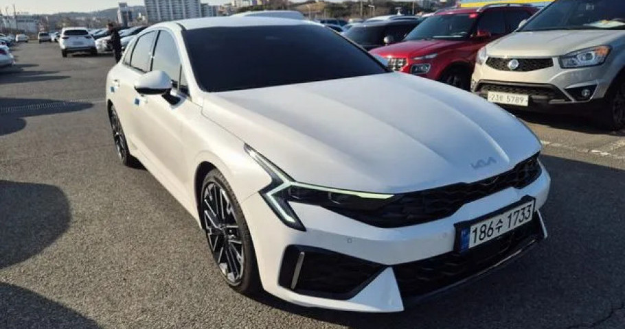 Kia K5 