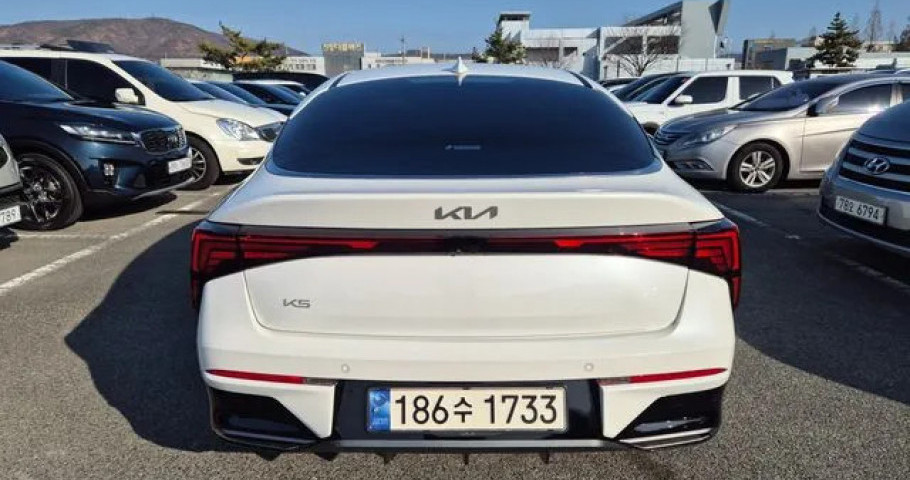 Kia K5 