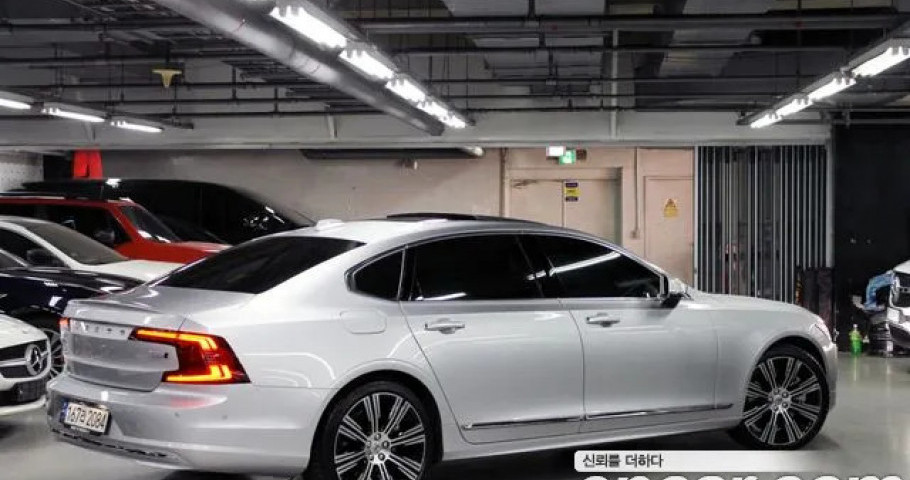 Volvo S90 