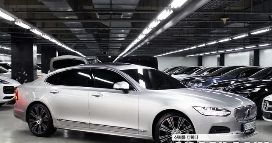Volvo S90 