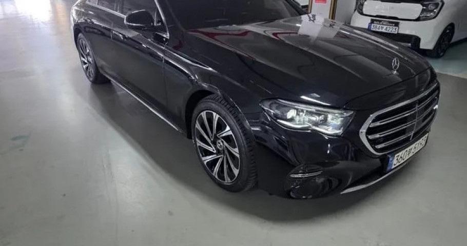 Mercedes-Benz E-Class 