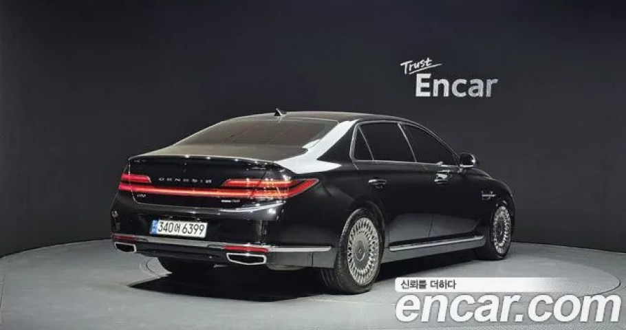 Genesis G90 