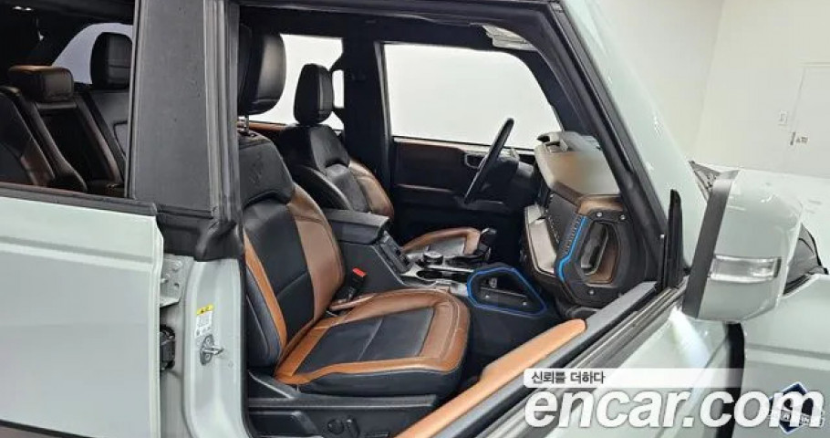Ford Bronco 