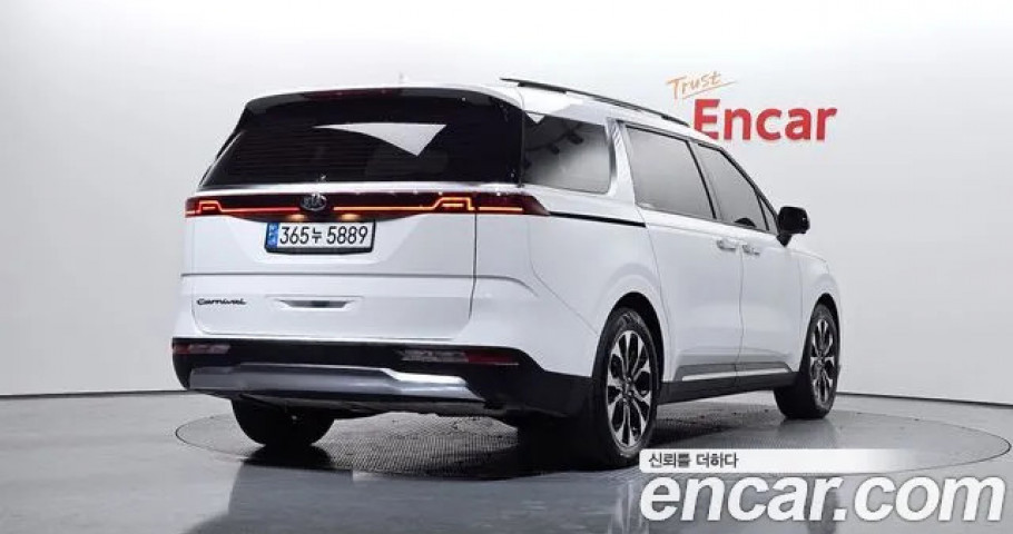 Kia Carnival 