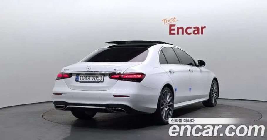 Mercedes-Benz E-Class 