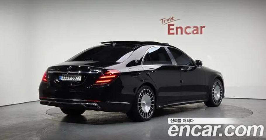 Mercedes-Benz S-Class 