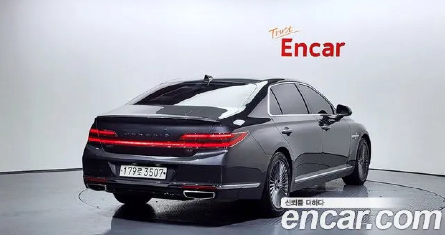 Genesis G90 