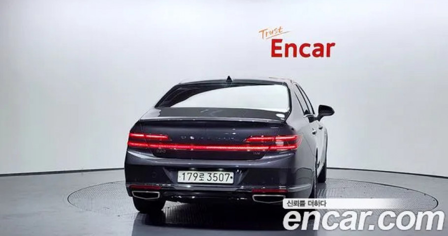 Genesis G90 