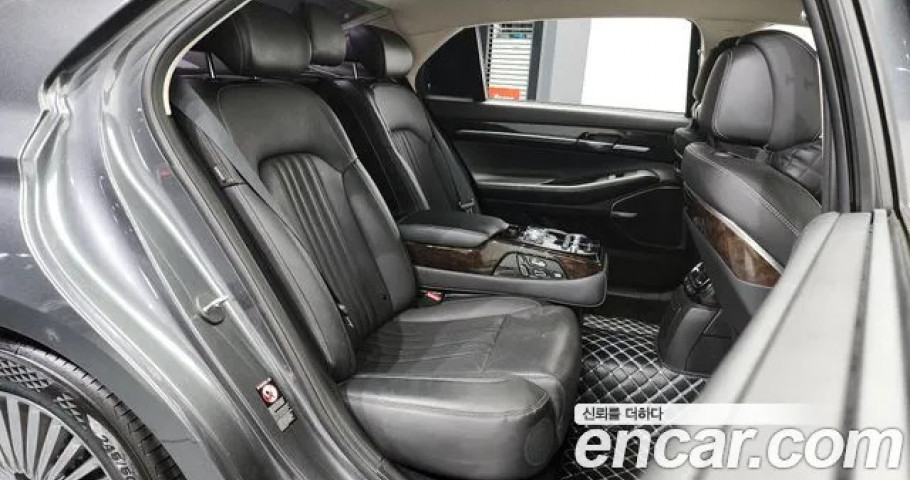 Genesis G90 