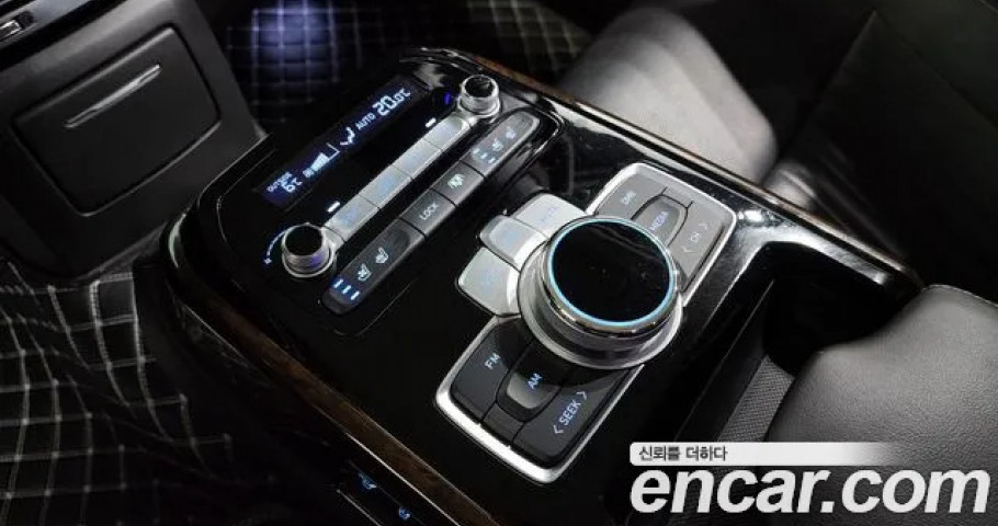Genesis G90 