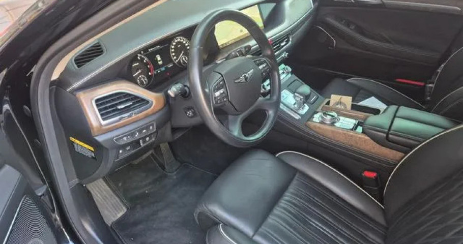 Genesis G90 