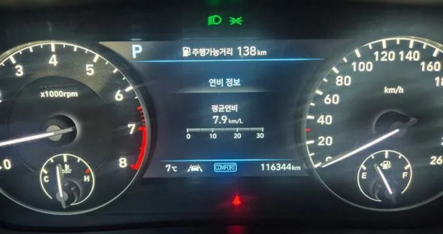 Genesis G90 