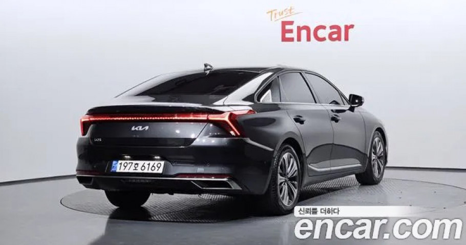 Kia K8 