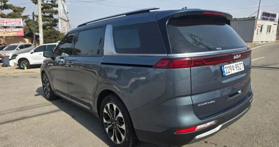 Kia Carnival 