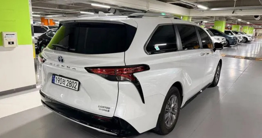 Toyota Sienna 