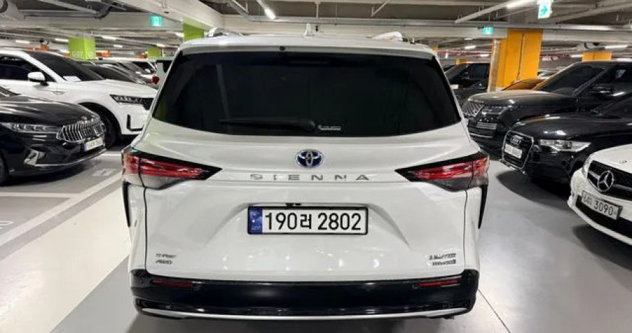 Toyota Sienna 