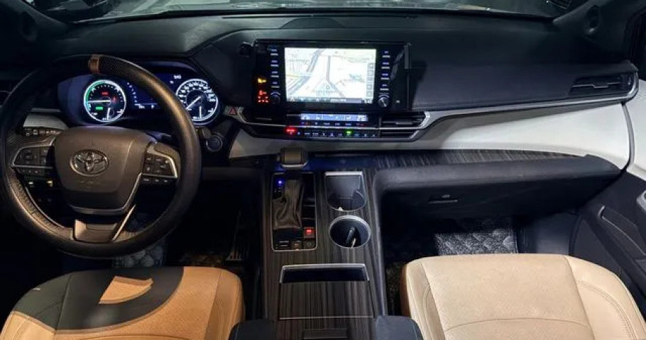 Toyota Sienna 