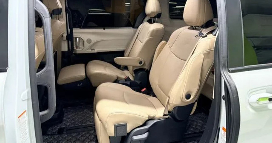 Toyota Sienna 