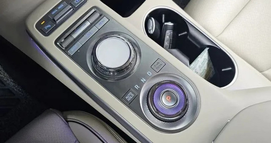 Genesis Gv70 