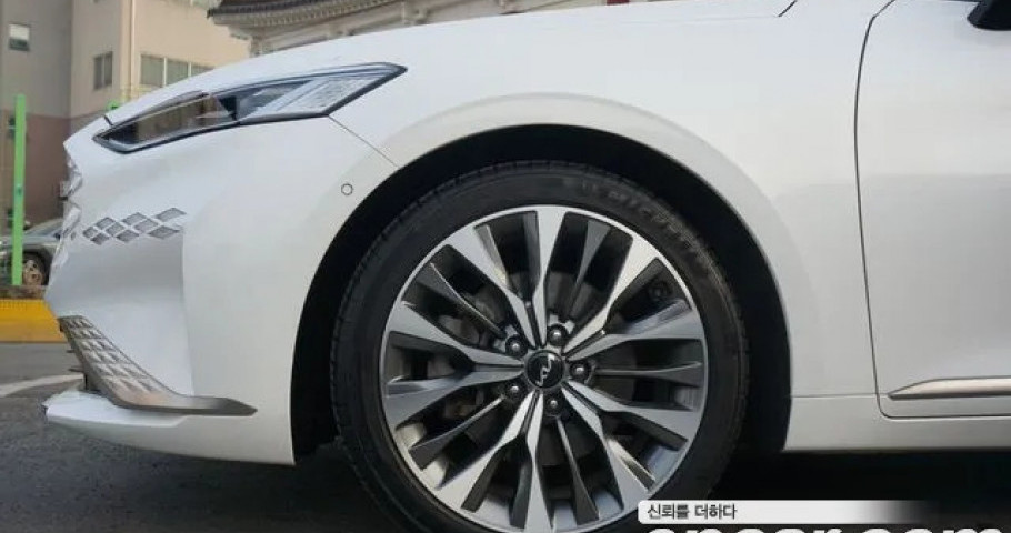Kia K8 