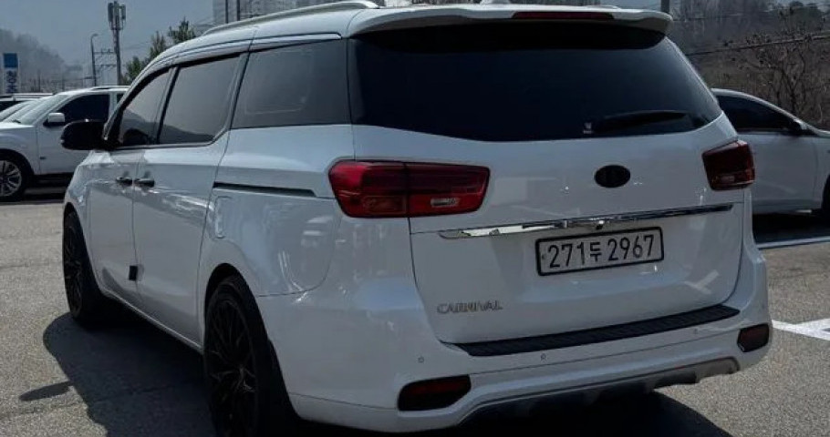Kia Carnival 