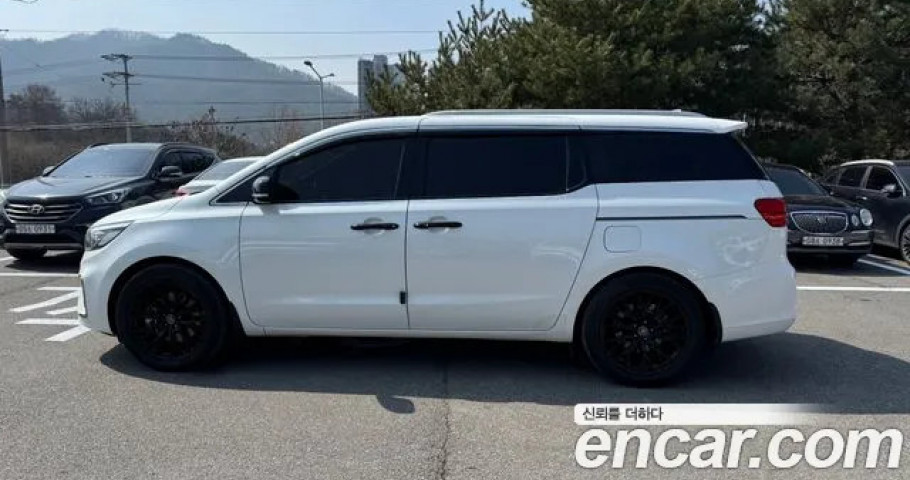 Kia Carnival 