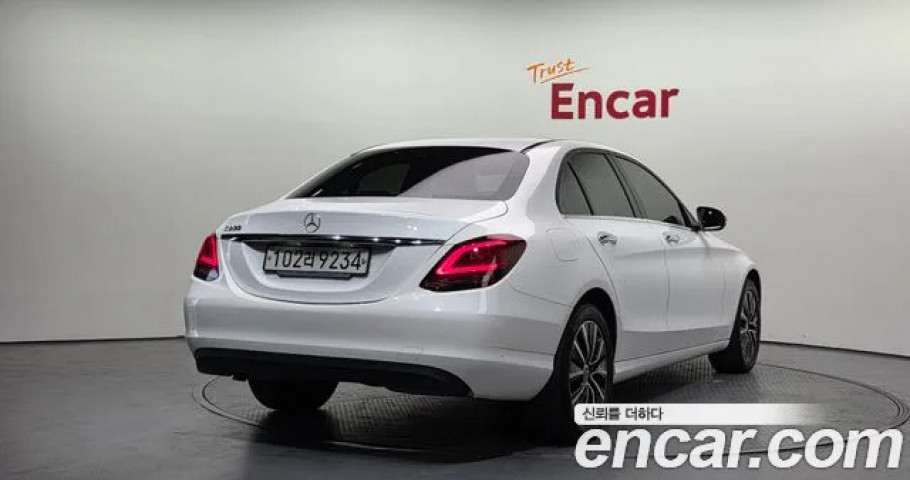 Mercedes-Benz C-Class 