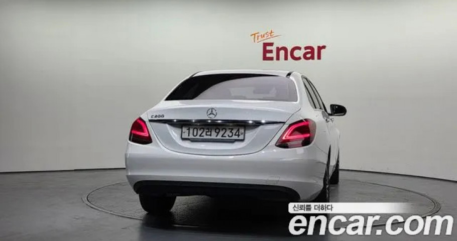 Mercedes-Benz C-Class 
