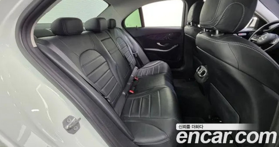 Mercedes-Benz C-Class 