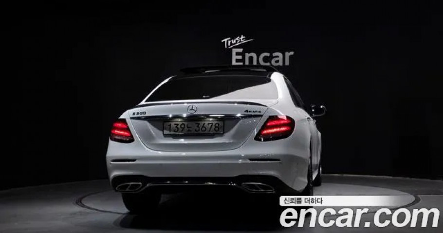 Mercedes-Benz E-Class 