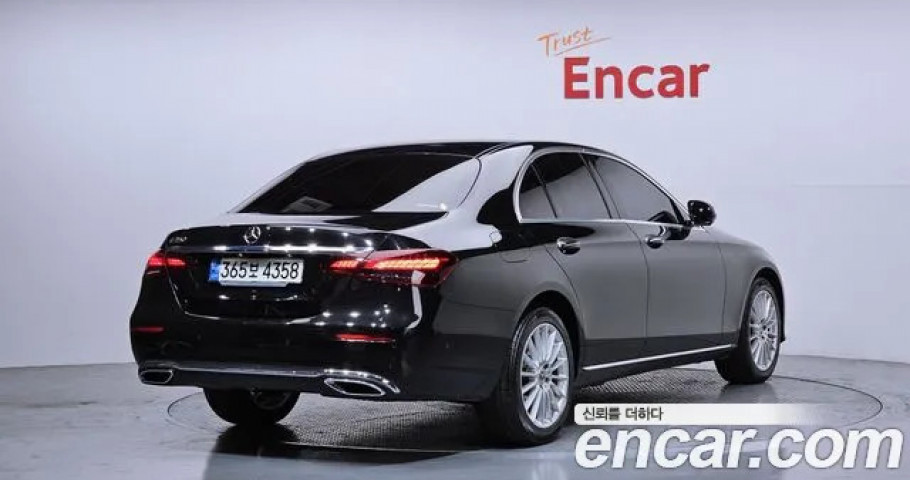 Mercedes-Benz E-Class 