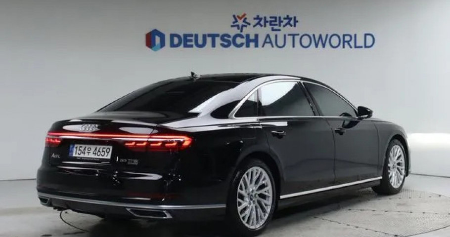 Audi A8 