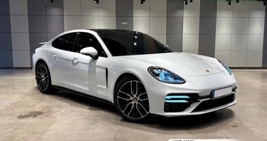 Porsche Panamera 