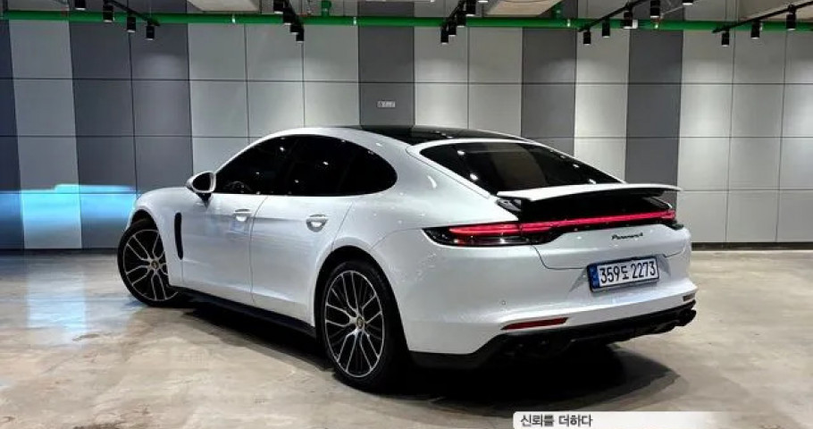 Porsche Panamera 