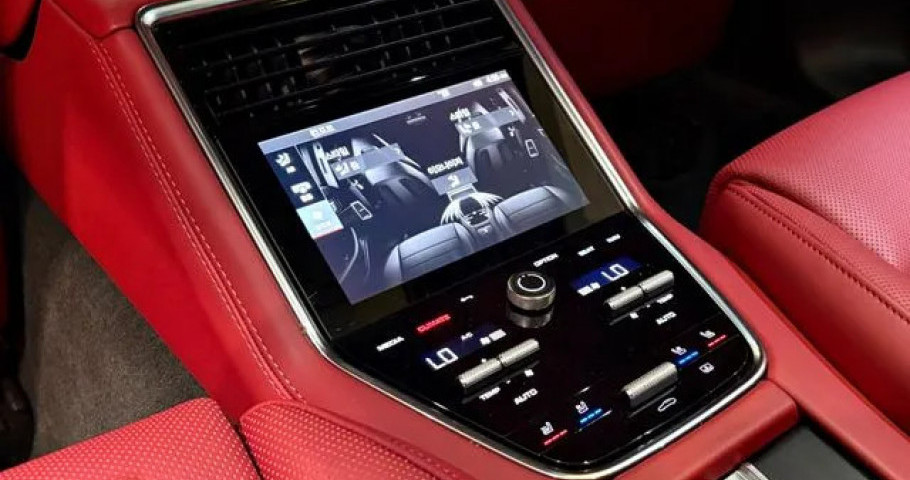 Porsche Panamera 