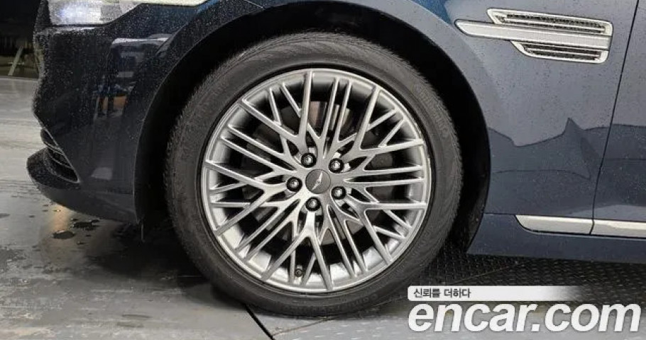 Genesis G90 