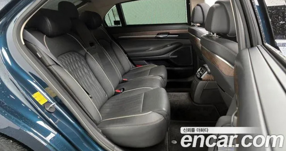 Genesis G90 