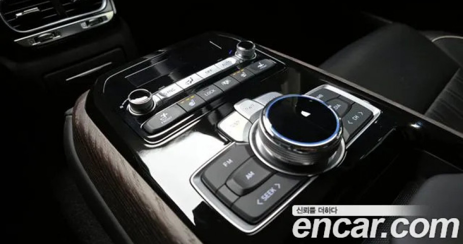 Genesis G90 
