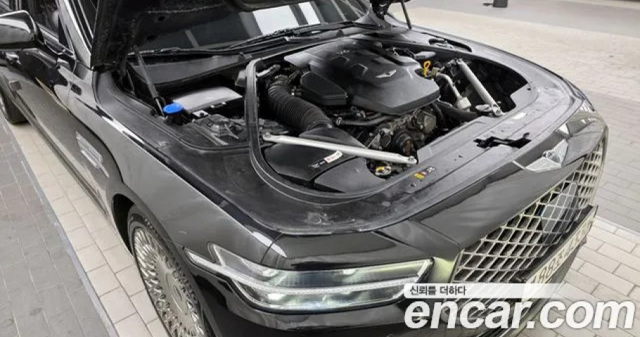 Genesis G90 