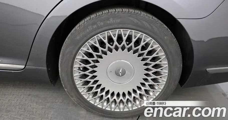 Genesis G90 