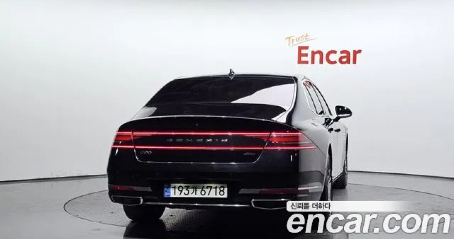 Genesis G90 
