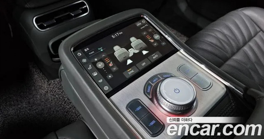 Genesis G90 