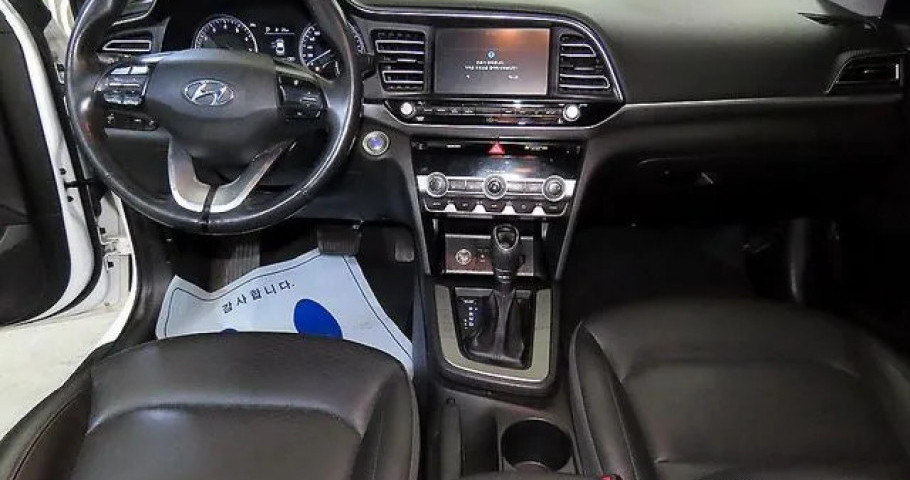 Hyundai Avante 