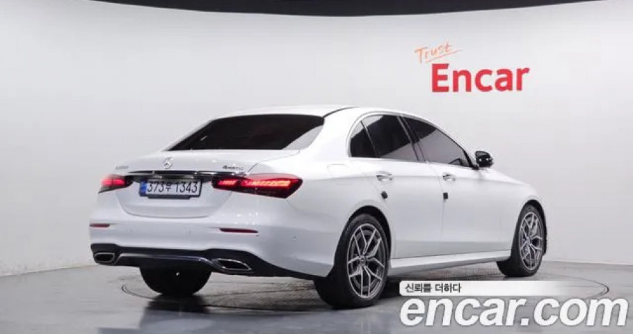 Mercedes-Benz E-Class 