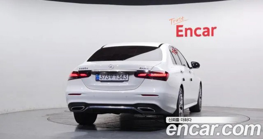 Mercedes-Benz E-Class 