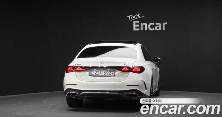 Mercedes-Benz E-Class 