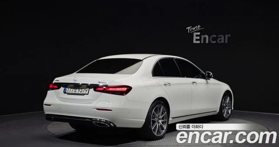 Mercedes-Benz E-Class 